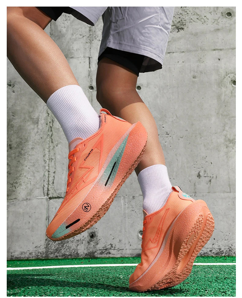 Tênis de corrida CHUNTA com placa de carbono e malha respirável para homens e mulheres, tênis esportivos para maratona com amortecimento e antiderrapantes.