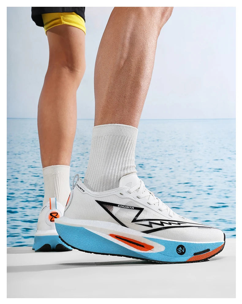 Tênis de corrida CHUNTA com placa de carbono e malha respirável para homens e mulheres, tênis esportivos para maratona com amortecimento e antiderrapantes.