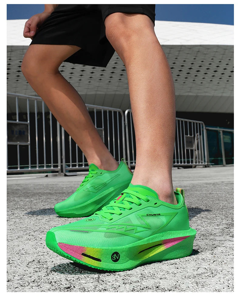 Tênis de corrida CHUNTA com placa de carbono e malha respirável para homens e mulheres, tênis esportivos para maratona com amortecimento e antiderrapantes.