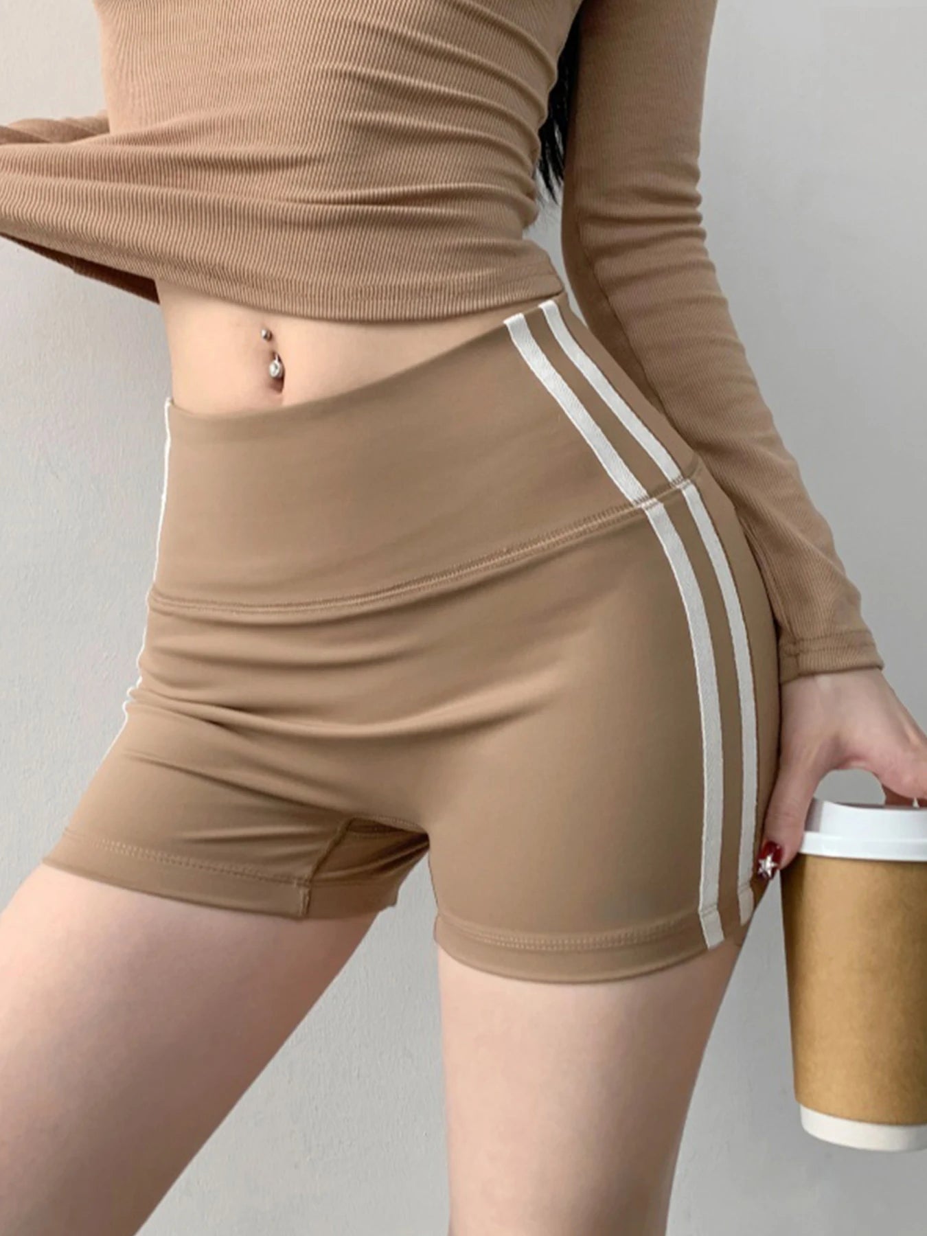 Shorts femininos de ioga slim fit de cintura alta – bloco de cores, levantamento de bumbum, respiráveis e de secagem rápida para corrida, treinamento e fitness