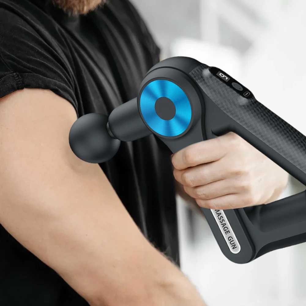 Mini pistola de massagem triangular para pescoço e coluna cervical com 9 cabeças de massagem, 9 níveis de intensidade ajustável e baixo ruído.